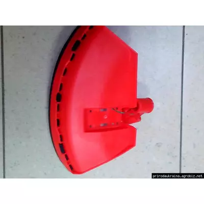 Защитный кожух на мотокосу бензиновую