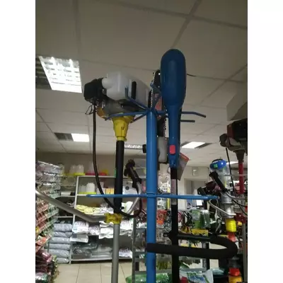 Стойка для хранения и экспонирования мотокос