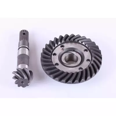 Главная пара переднего моста (шестерни конические: ведущая Z-30 + ведомая Z-8) Jinma