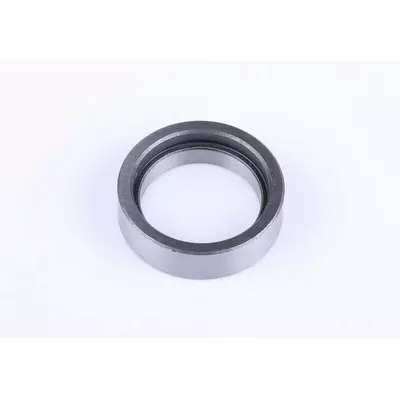 Втулка полуоси переднего моста (втулка ступицы) диаметр 62 мм DongFeng